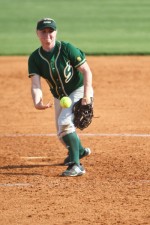 Softball team improves to .500