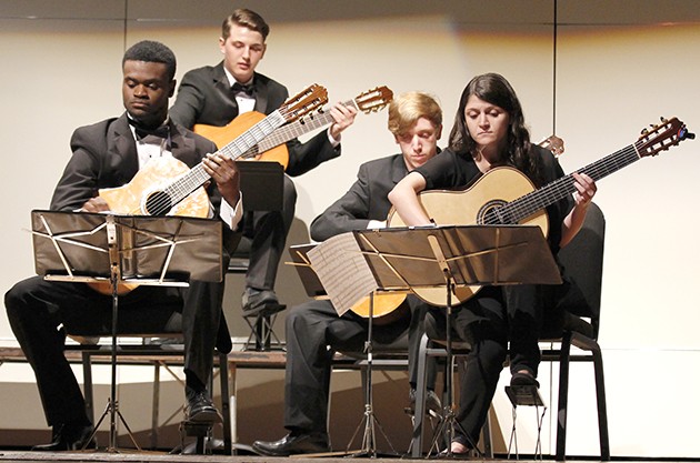 Guitar Ensemble plays in Pottle for fall concert