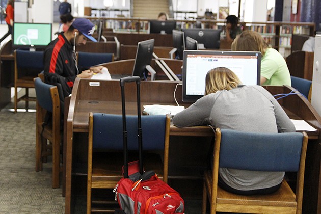 Sims Memorial Library host events to help students relax for finals
