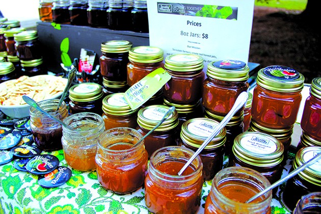 Farmers’ market ‘reconnects’ with campus