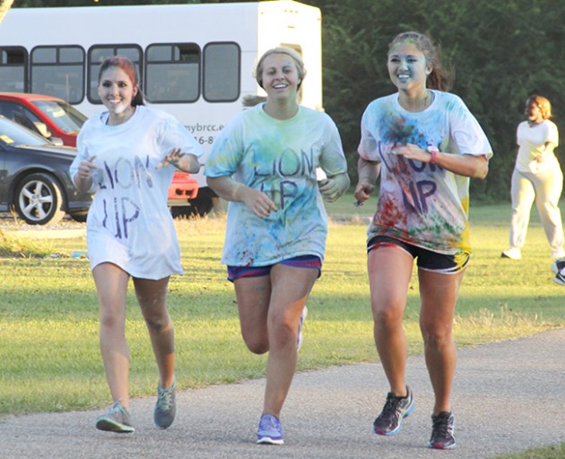 Students run vibrant race
