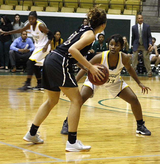 Women’s basketball starts season