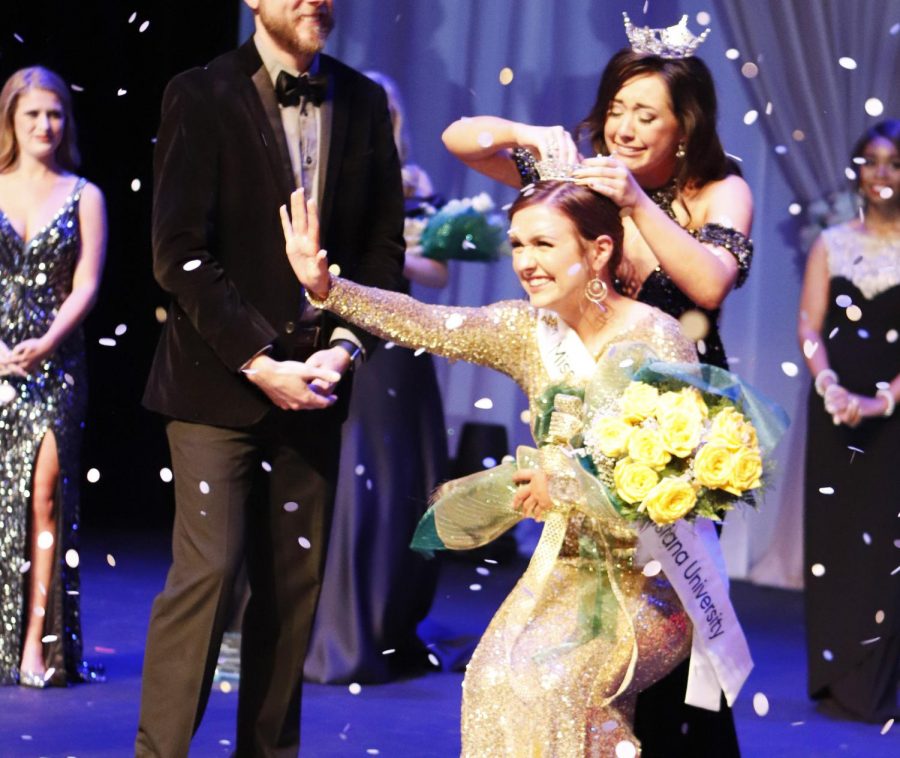 Chelsey Blank, a junior accounting major, was crowned 2019 Miss Southeastern by 2018 Miss Southeastern Alyssa Larose, a junior elementary education and special education major. Blank also won the Talent Award and the Academic Award. 