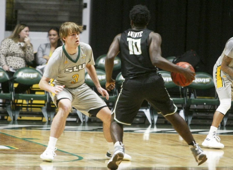 Freshman Guard Parker Edwards began his college basketball career in the fall of 2018 at the university. Since then, he has gained some recognition for the Game against Louisiana State University where he scored 25 points in 10 minutes. 
