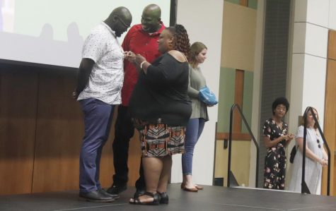 Ceremony recognizes graduating students