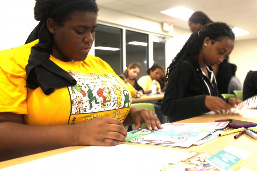 LeShe’ Flood and Mia Franklin, freshman nursing majors, participated in the Pre-Nursing Society’s “Vision Board Party,” which was the club’s first event outside of their meetings. The club provides a means for students who wish to pursue a career in nursing to have a source of motivation and support.