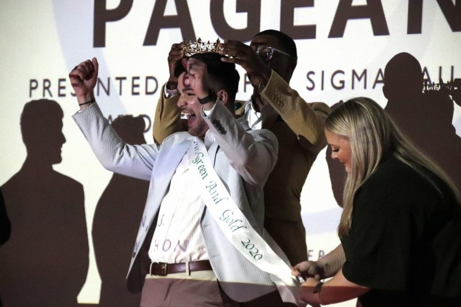 Tyler+Hoskins+was+crowned+Mr.+Green+and+Gold+2020+on+Nov.+6.+Alpha+Sigma+Tau+hosted+the+pageant+as+a+chapter+fundraiser.