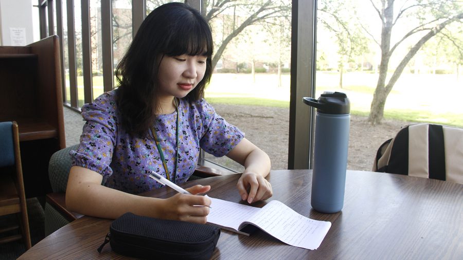 Freshman+Sori+Lim+shared+her+concerns+as+a+Korean+international+student+on+the+campus+closures+and+transition+to+online+classes.+