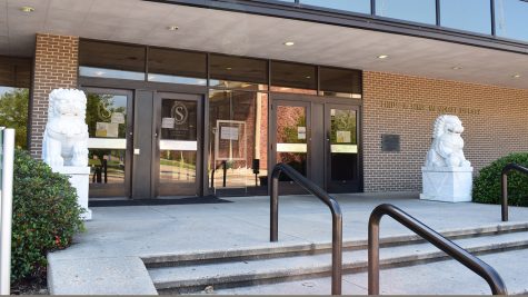 Sims Memorial Library is providing curbside pick-up services for students to access physical collections, technology and equipment.