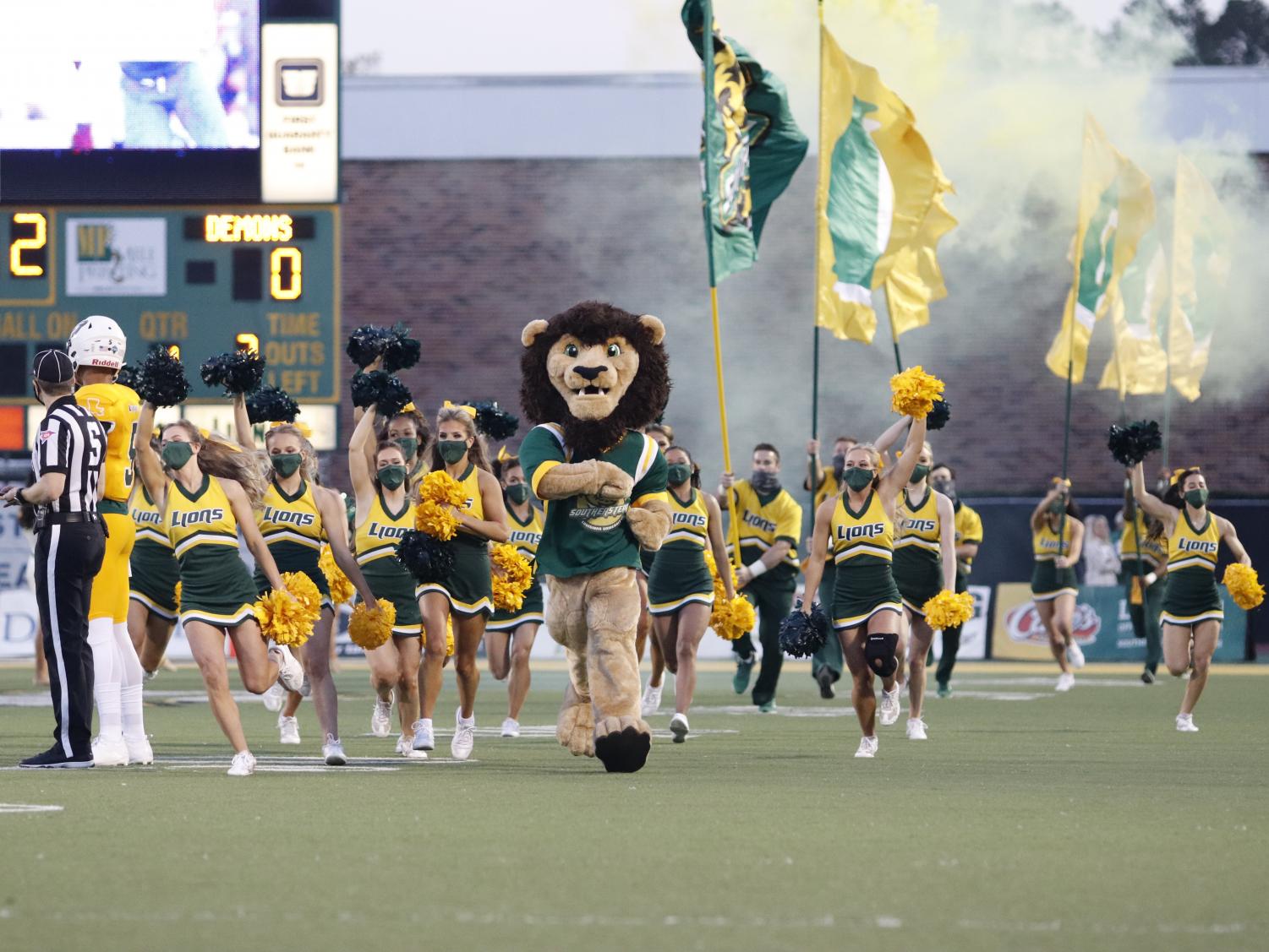 Lions vs Packers: Cheer Photos