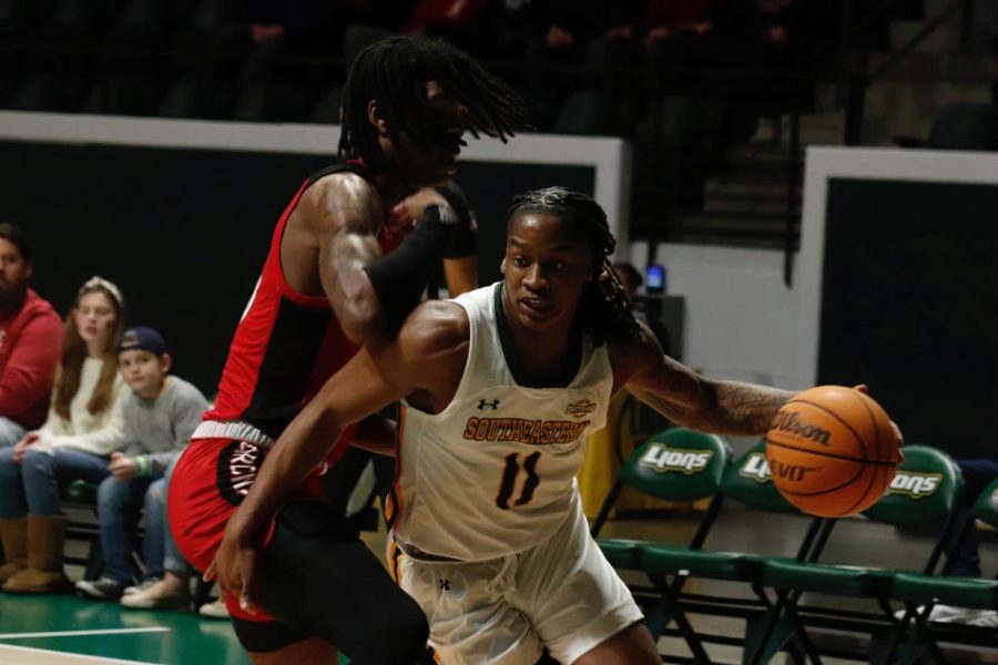 Graduate transfer Boogie Anderson continued his stellar season for the Green and Gold by racking up 19 points vs. UIW at the University Center during Thursday nights win. (Feb. 2, 2023)
