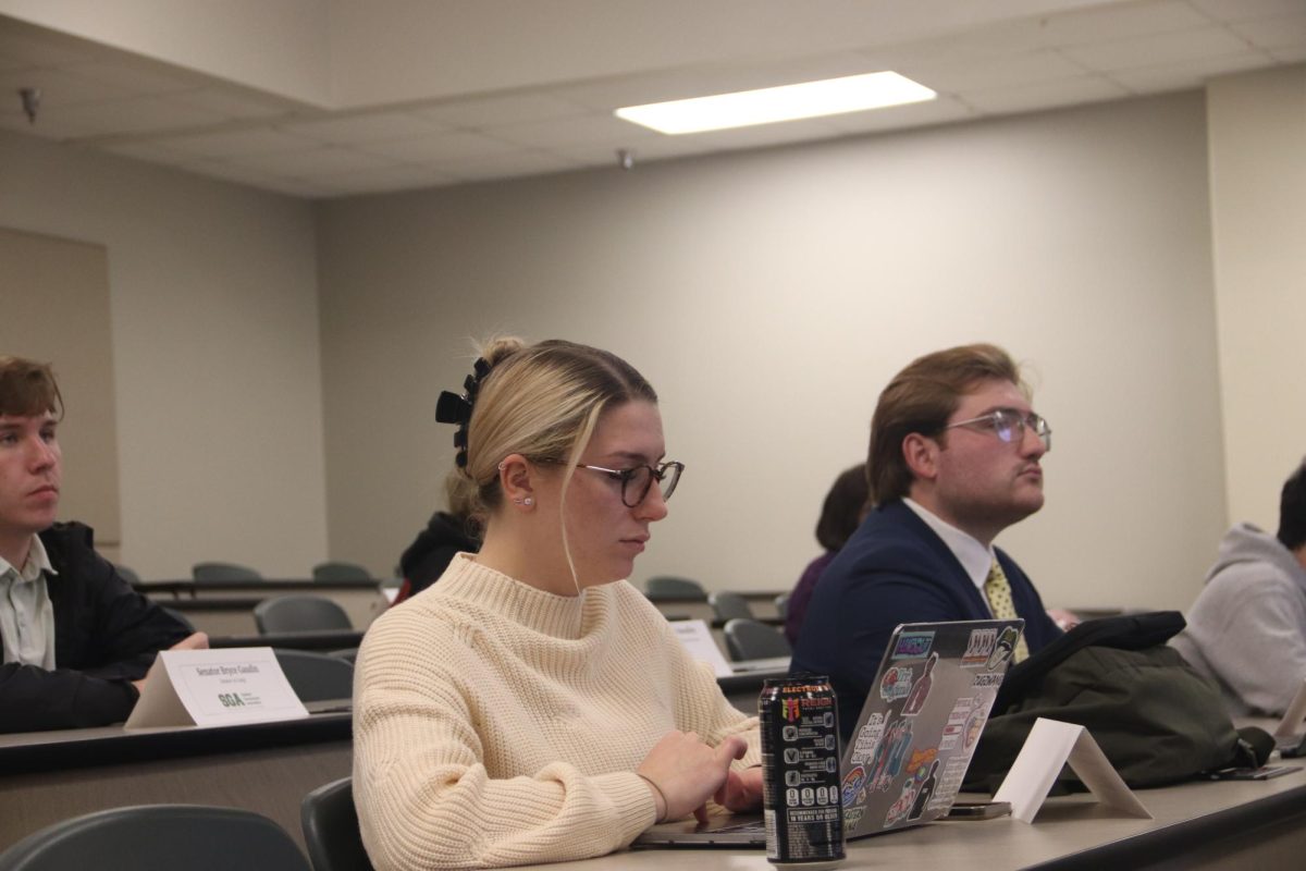 SGA meeting touches on chief justice complaints, funding