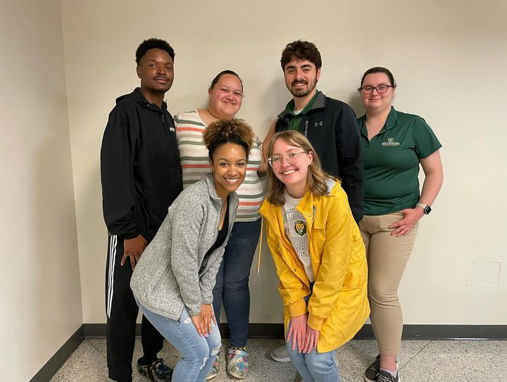 Honors Student Association Officers pose together for a group photo. Back from left to right: Niles Robertson as treasurer, Victoria DeBarbieris as president, Kyle Hildalgo as vice president, and Julia Dufour as service committee head.
Front from left to right: Erynn Cormier as Secretary and Layla Meng as social committee head.
Not pictured: Carrington Wynn as academic committee head